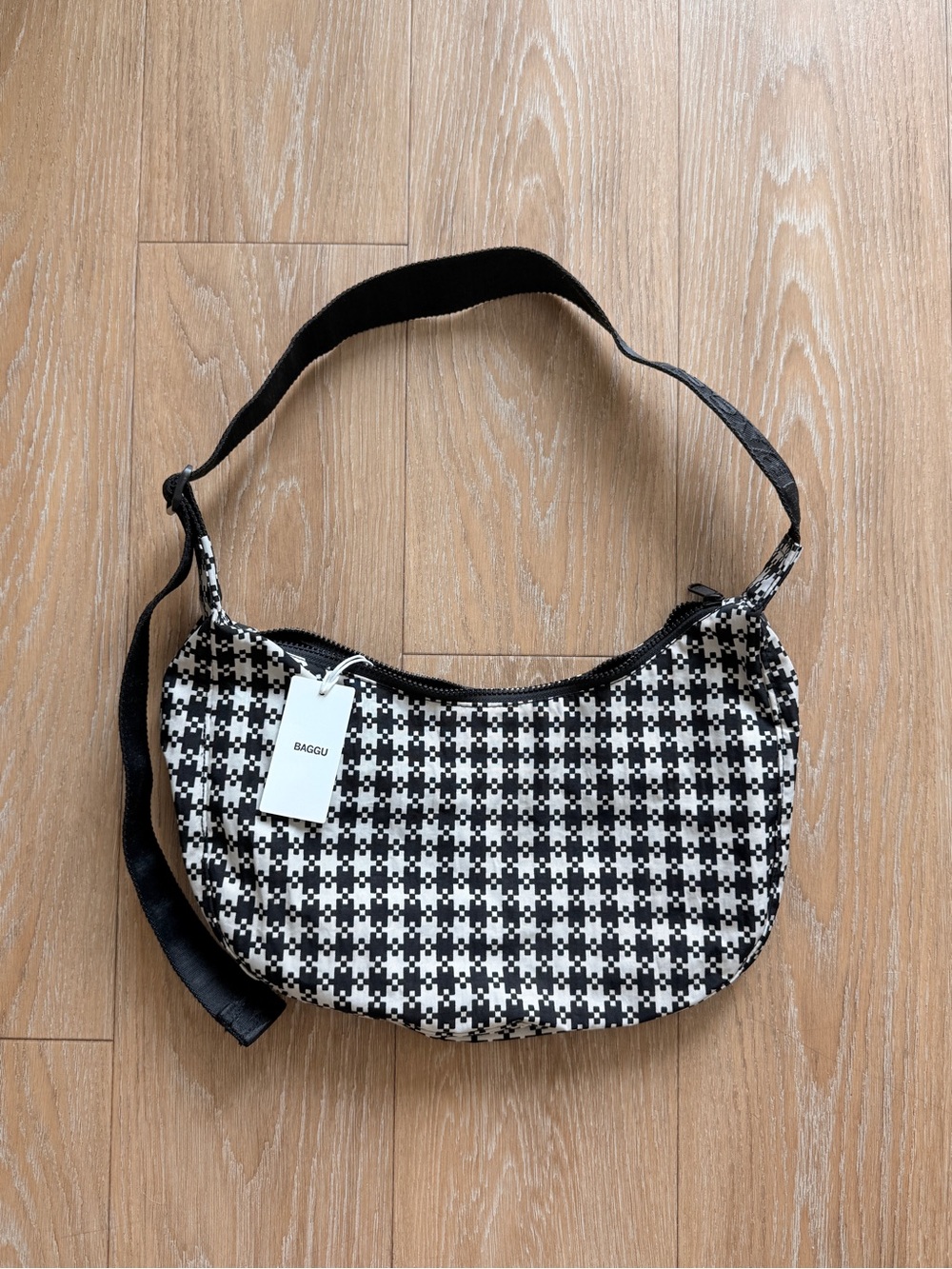 BAGGU Black & White Pixel Gingham Medium Crescent Bag
